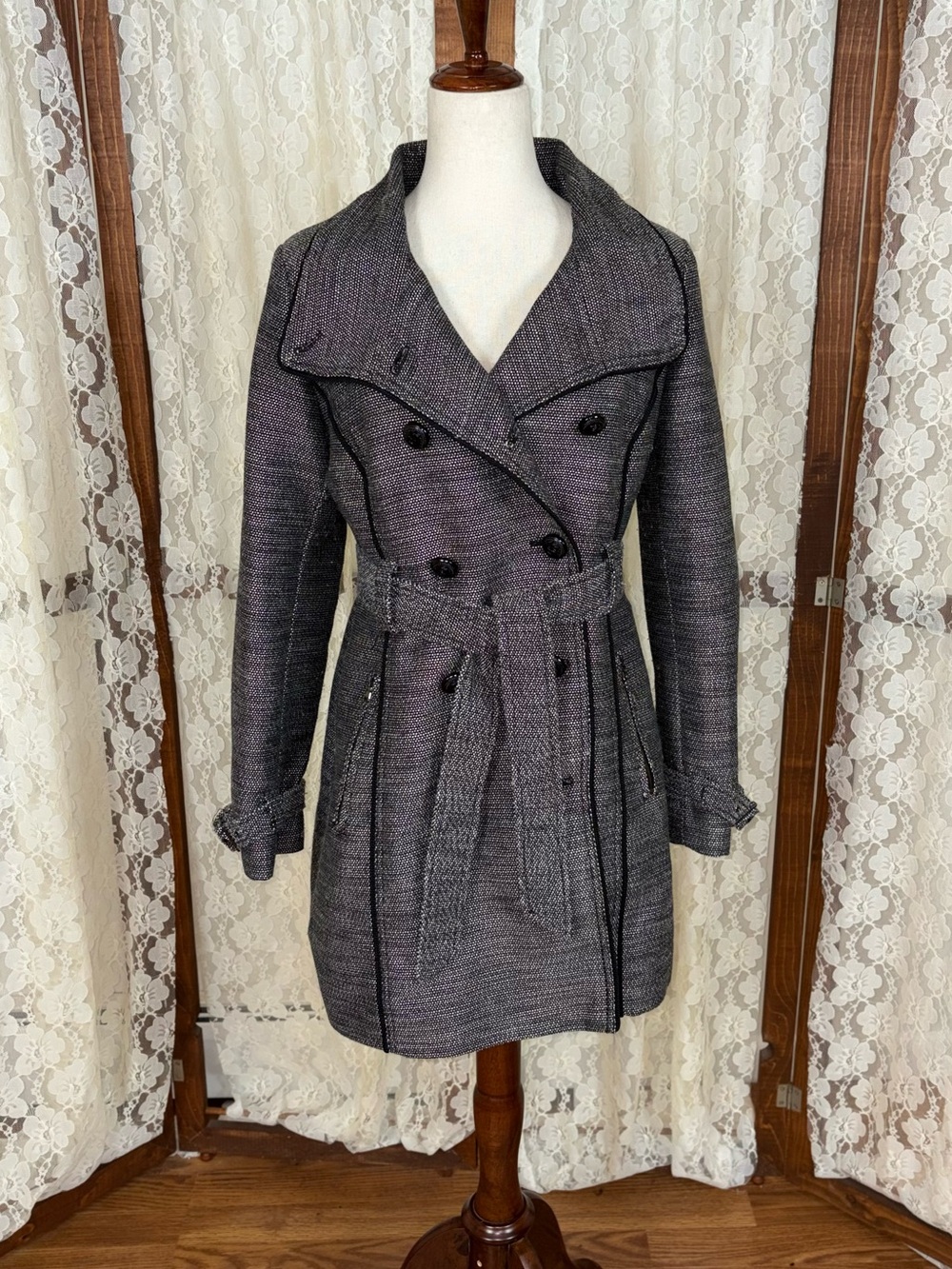 Beautiful Guess Women's Charcoal Gray Tweed Double-Breasted Trench Coat - Picture 3 of 6